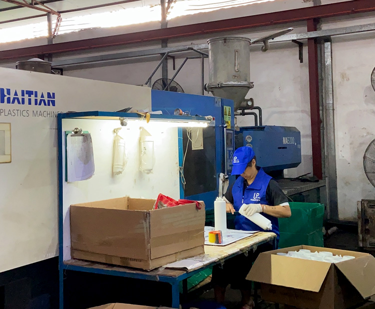 凈水器濾芯加工現(xiàn)存